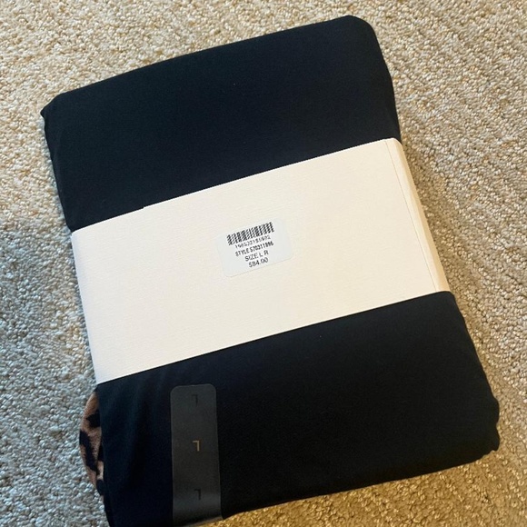 NWT SOMA Cool Nights 2 Piece Set WITH POCKETS!!! - Picture 4 of 8